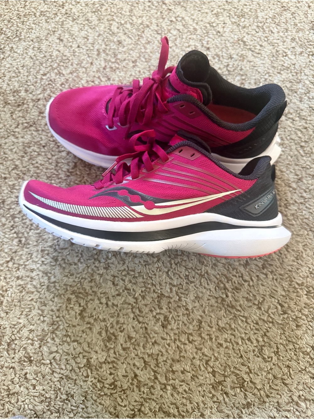 Saucony Women's Kinvara Running Shoes - Magenta and Black